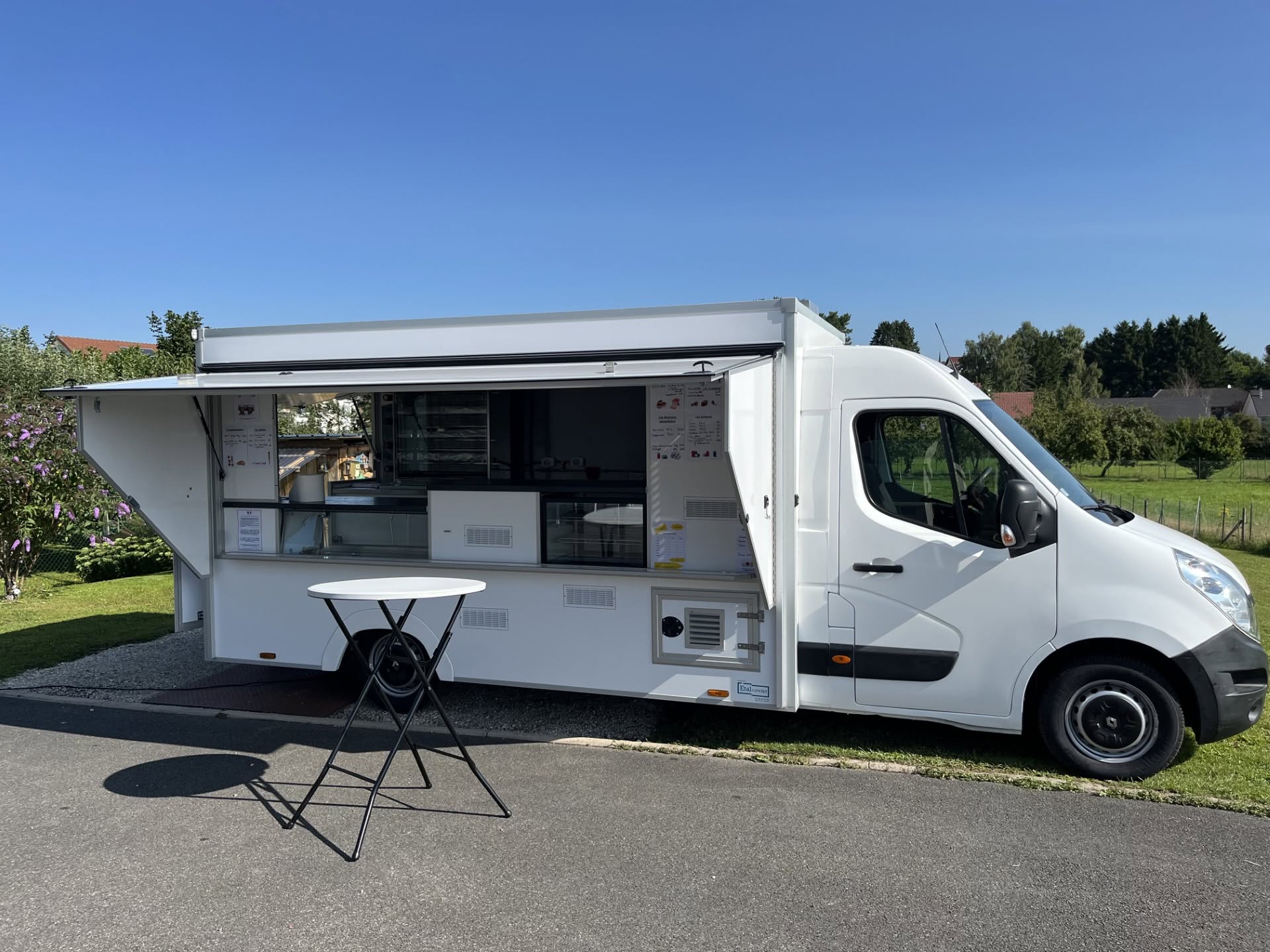 Foodtruck Rôtisserie / Snack – Renault Master VASP Magasin (TVA récupérable) — SARREGUEMINES — photo 1