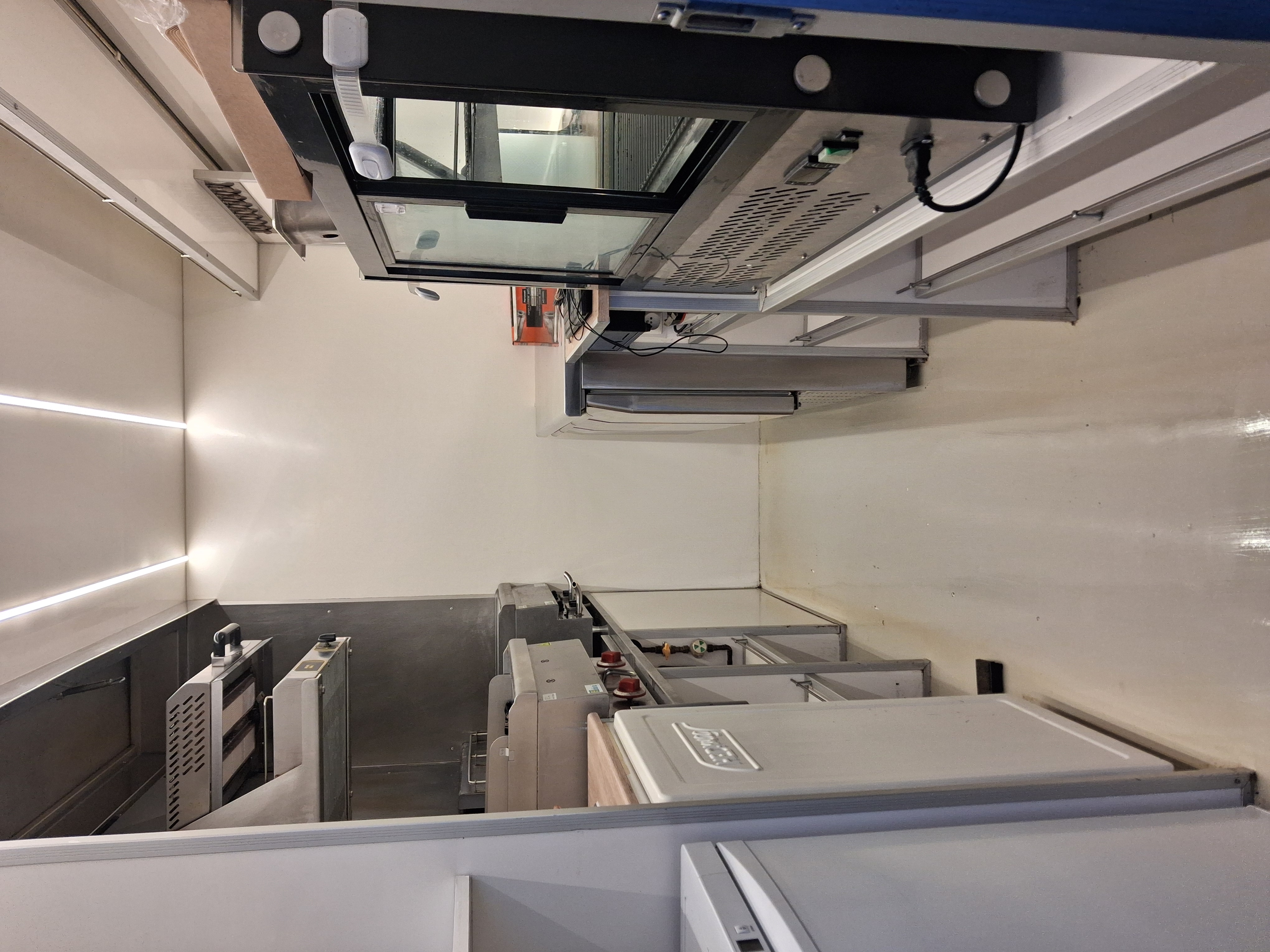 Food truck Fiat Ducato VASP Hedimag tout équipé — vue 3