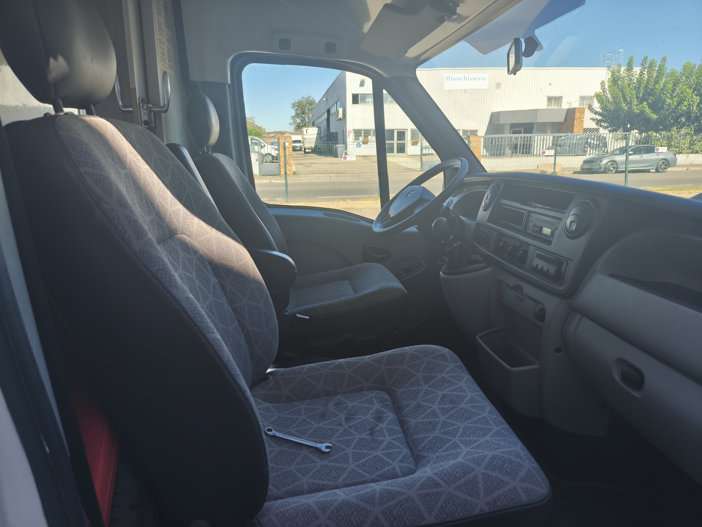 Renault Master Camion Magasin EUROMAG VASP – 101 233 km – Grande vitrine réfrigérée — vue 2